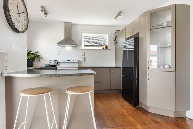 Photo of property in 628 Te Atatu Road, Te Atatu Peninsula, Auckland, 0610