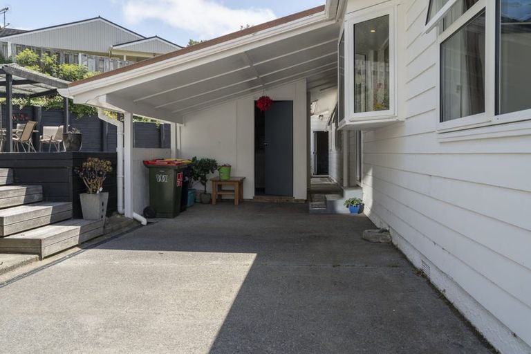 Photo of property in 65 Churton Drive, Churton Park, Wellington, 6037