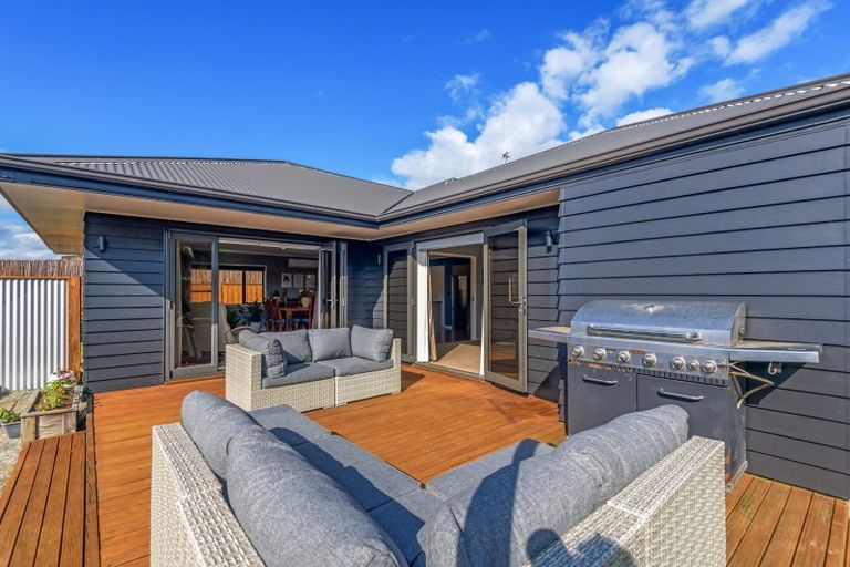 Photo of property in 9 Walnut Grove, Kelvin Grove, Palmerston North, 4414