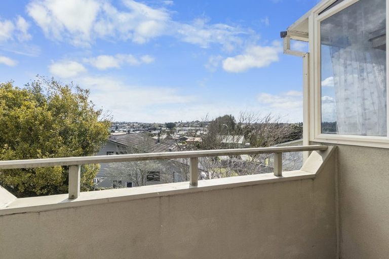 Photo of property in 100 Tuhikaramea Road, Dinsdale, Hamilton, 3204