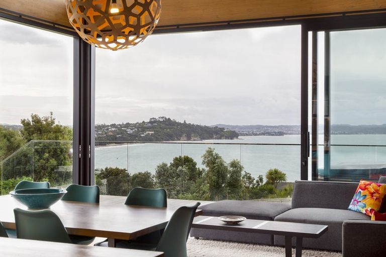 Photo of property in 16 Melandra Road, Stanmore Bay, Whangaparaoa, 0932