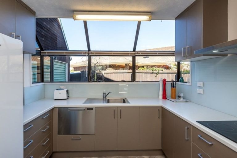 Photo of property in 2/35 Solway Avenue, Ilam, Christchurch, 8041