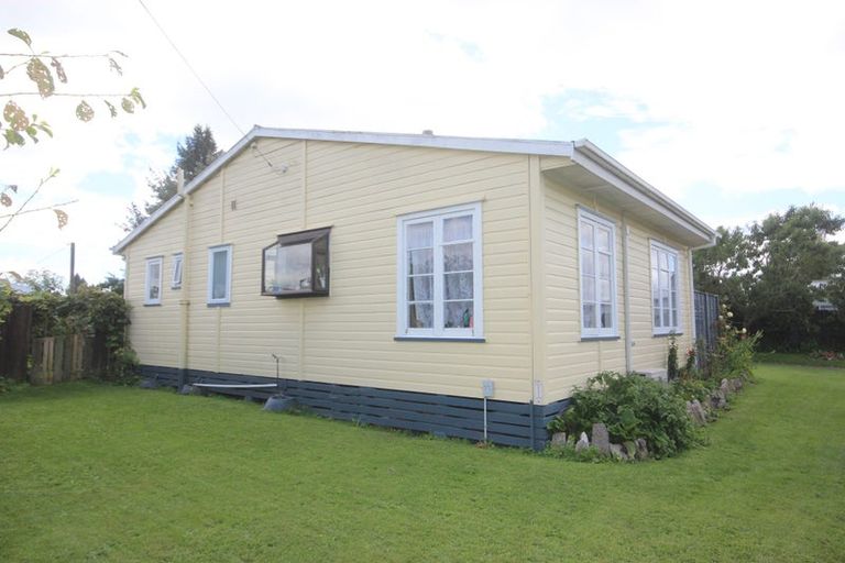 Photo of property in 2 Ettrick Place, Tokoroa, 3420