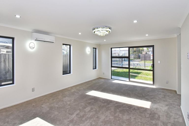 Photo of property in 8 Cambridge Road, Manurewa, Auckland, 2102