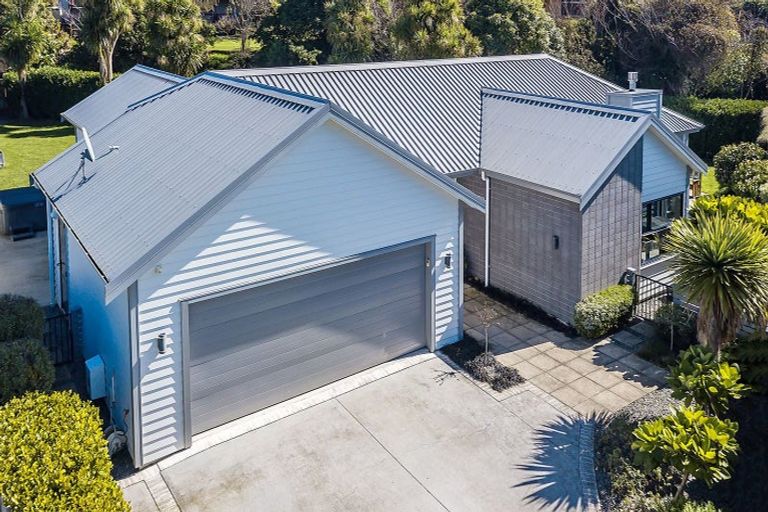 Photo of property in 50 Resolution Drive, Whitby, Porirua, 5024