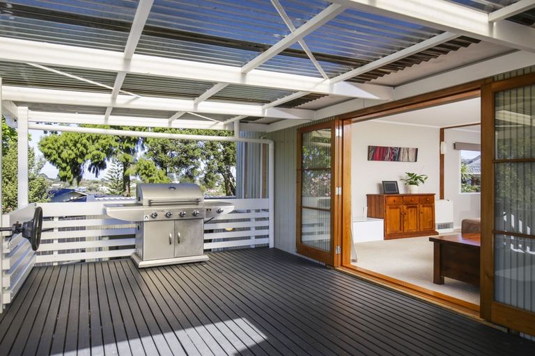 Photo of property in 6 Dolbear Street, Titirangi, Auckland, 0604