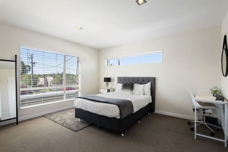 Photo of property in 15 Waitemata Road, Hauraki, Auckland, 0622