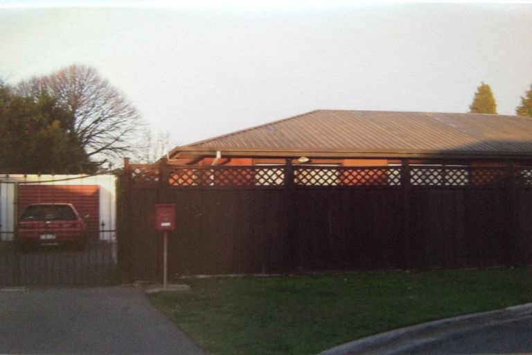 Photo of property in 1/1b Dickson Crescent, Hornby, Christchurch, 8042