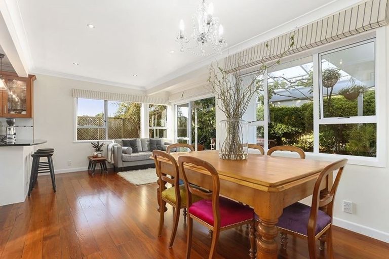 Photo of property in 61 Palmerston Road, Birkenhead, Auckland, 0626
