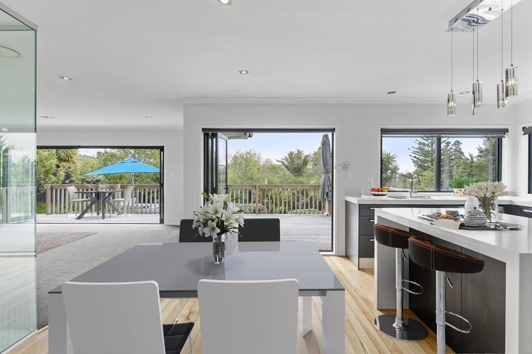 Photo of property in 19 Reydon Place, Cockle Bay, Auckland, 2014