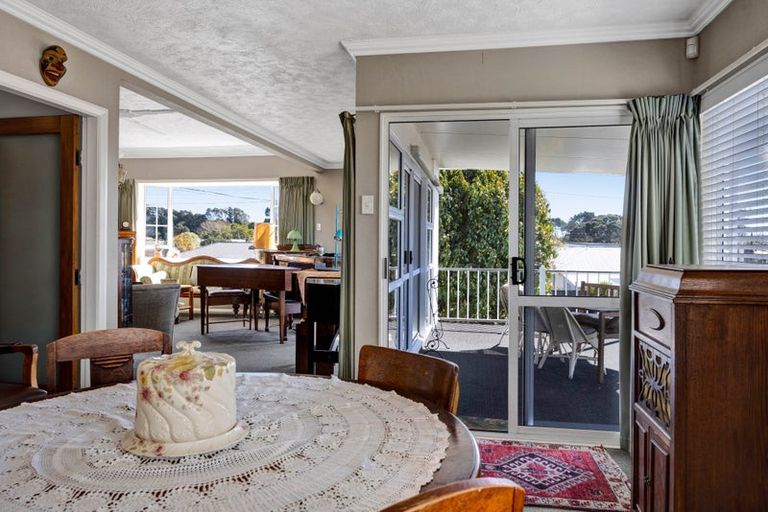 Photo of property in 32 Queens Road, Glen Avon, New Plymouth, 4312