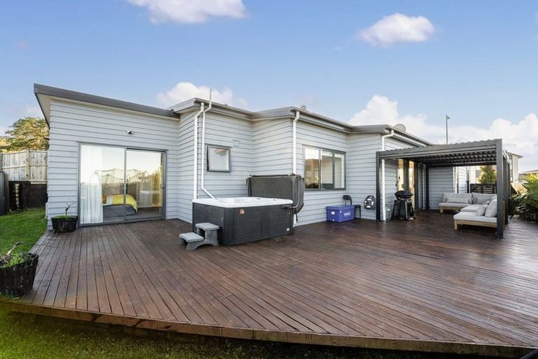 Photo of property in 12a Crows Road, Swanson, Auckland, 0614