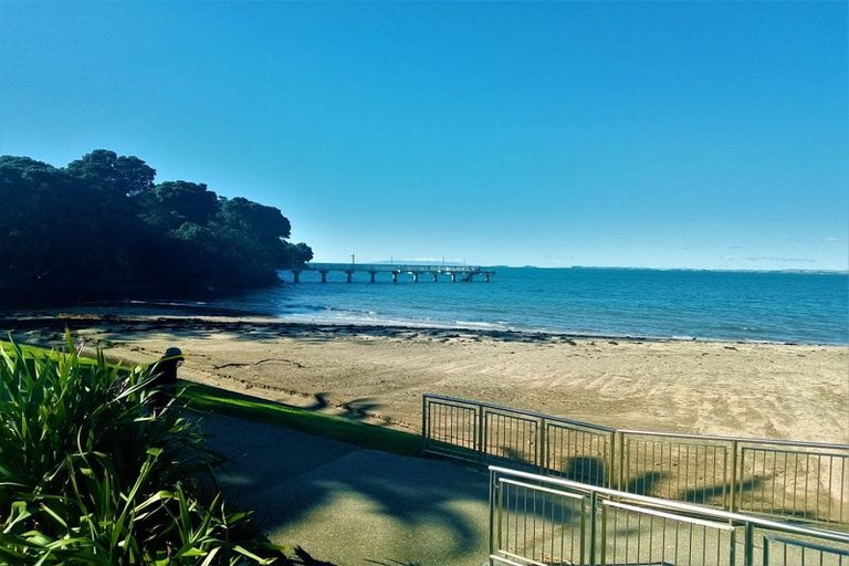 Photo of property in 502 Beach Road, Murrays Bay, Auckland, 0630