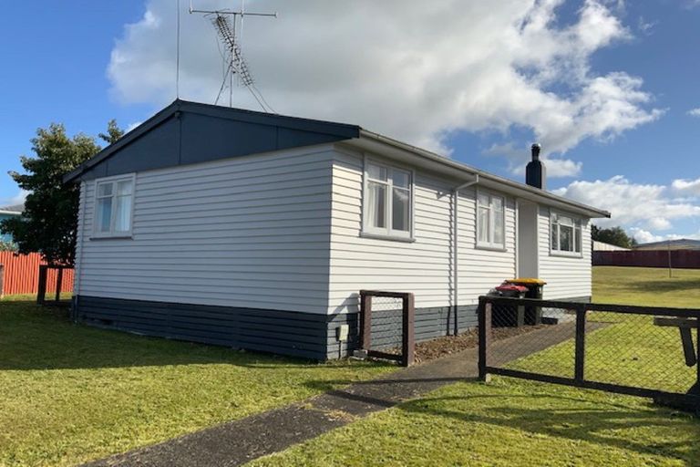 Photo of property in 16 Crathie Crescent, Tokoroa, 3420