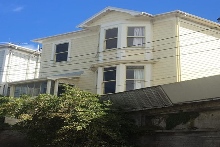 Photo of property in 4 Myrtle Crescent, Mount Cook, Wellington, 6021