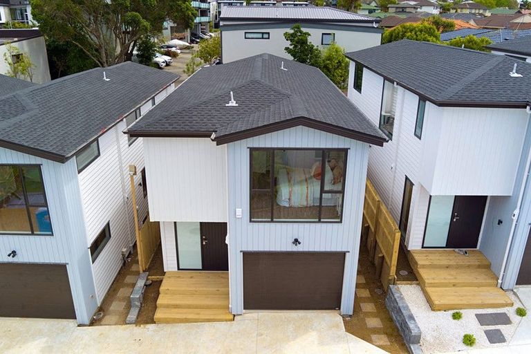 Photo of property in 6 Palmer Avenue, Glen Eden, Auckland, 0602