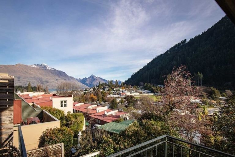 Photo of property in 110 Hallenstein Street, Queenstown, 9300