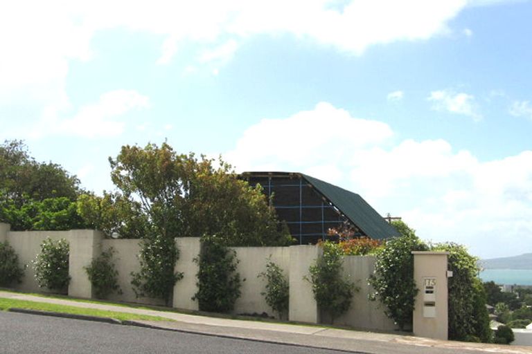 Photo of property in 2/173 East Coast Road, Castor Bay, Auckland, 0620