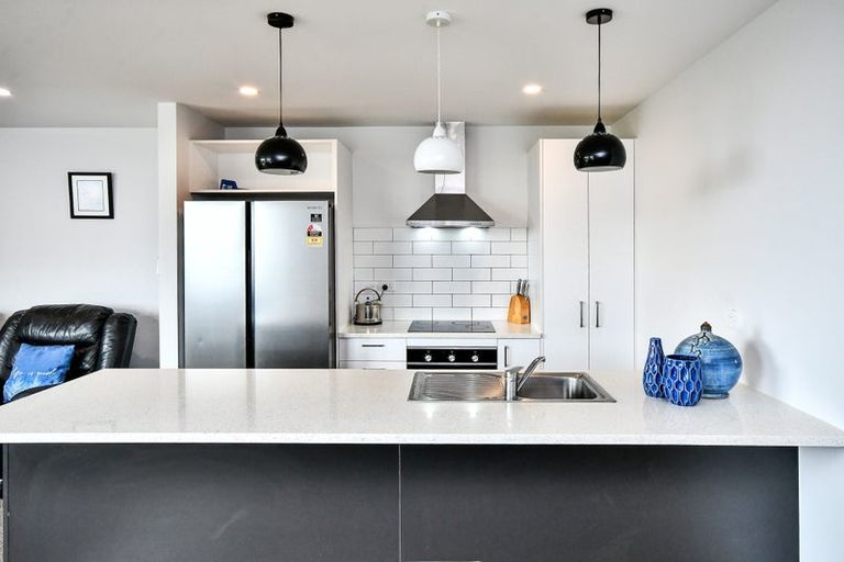 Photo of property in 3 John Burn Road, Takanini, 2110