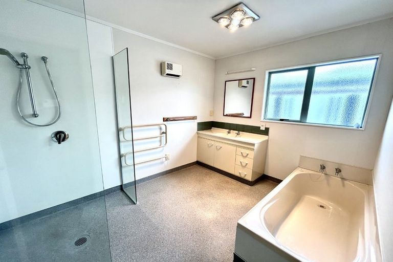 Photo of property in 6 Edgewater Grove, Whakatane, 3120