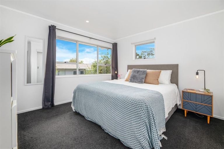 Photo of property in 2/45 Reynella Drive, Massey, Auckland, 0614
