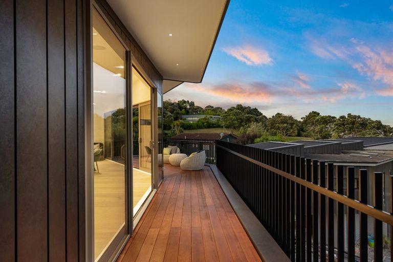 Photo of property in 61a Churchill Road, Murrays Bay, Auckland, 0630