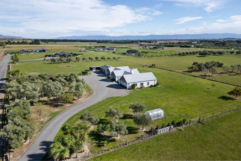 Photo of property in 104 White Rock Road, Martinborough, 5781