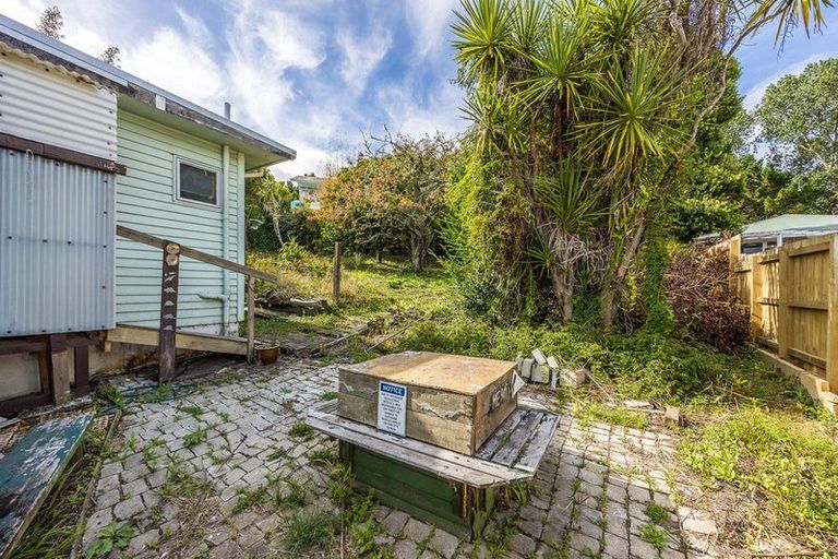 Photo of property in 10 Seymour Road, Sunnyvale, Auckland, 0612