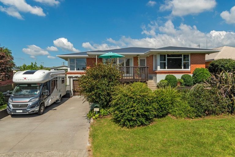 Photo of property in 40 Pemberton Crescent, Greerton, Tauranga, 3112