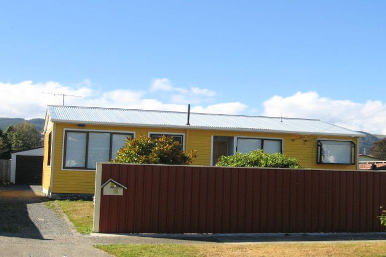 Photo of property in 19 Ngata Grove, Trentham, Upper Hutt, 5018