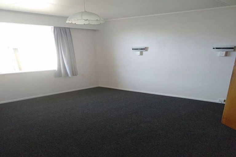 Photo of property in 5 Evelyn Place, Welbourn, New Plymouth, 4310