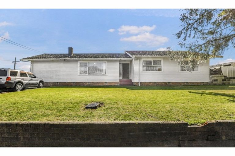 Photo of property in 44 Raglan Street, Mangere East, Auckland, 2024