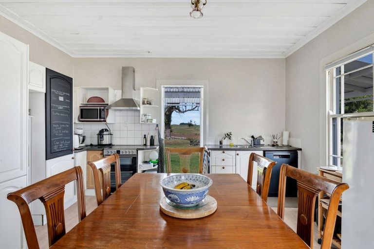 Photo of property in 208 Ngatimaru Road, Tikorangi, Waitara, 4383