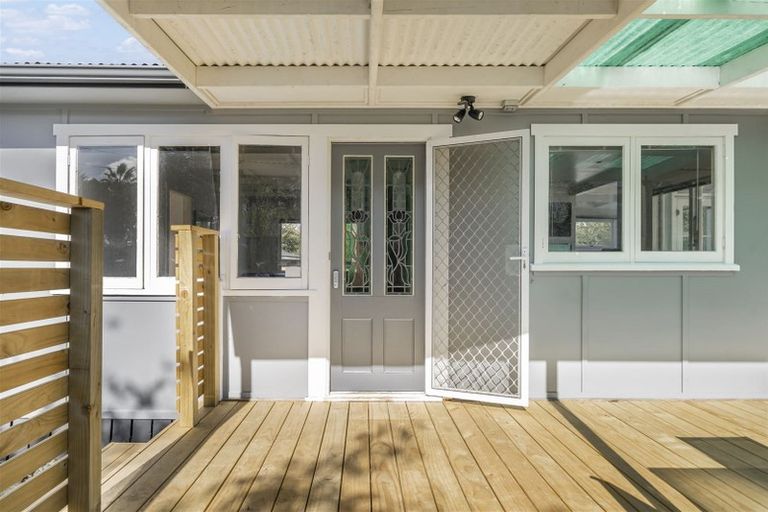 Photo of property in 140 Don Buck Road, Massey, Auckland, 0614