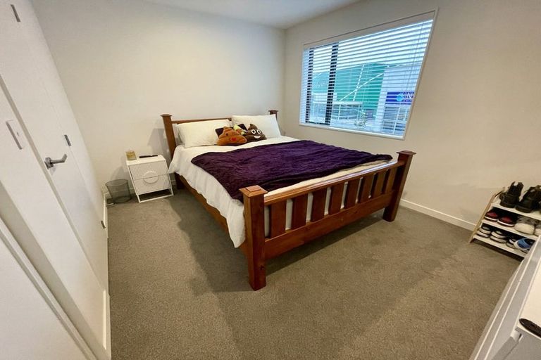 Photo of property in 5 Ara Paiwhenua, Tawa, Wellington, 5028