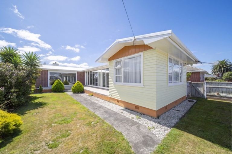 Photo of property in 18 Reid Avenue, Hawera, 4610