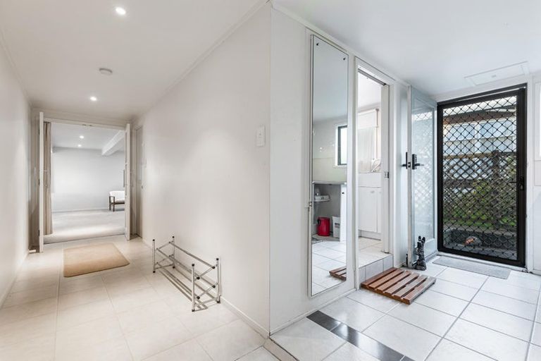 Photo of property in 18 Lavelle Road, Henderson, Auckland, 0612