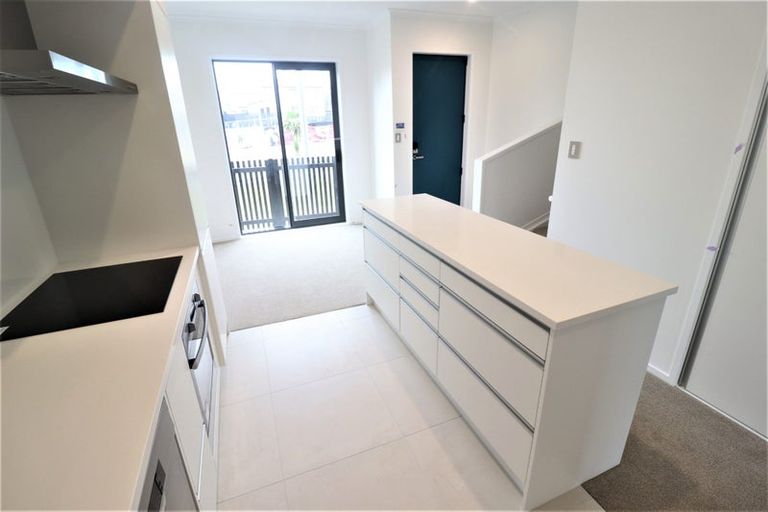 Photo of property in 34 Hobsonville Point Road, Hobsonville, Auckland, 0616