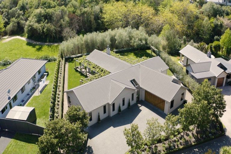 Photo of property in 99 Kent Terrace, Taradale, Napier, 4112