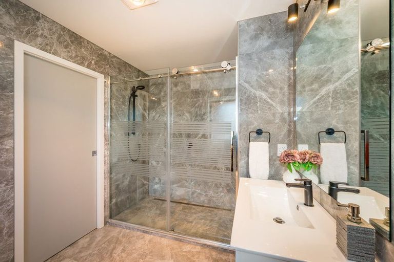 Photo of property in 7 Kikorangi Way, Paraparaumu, 5032