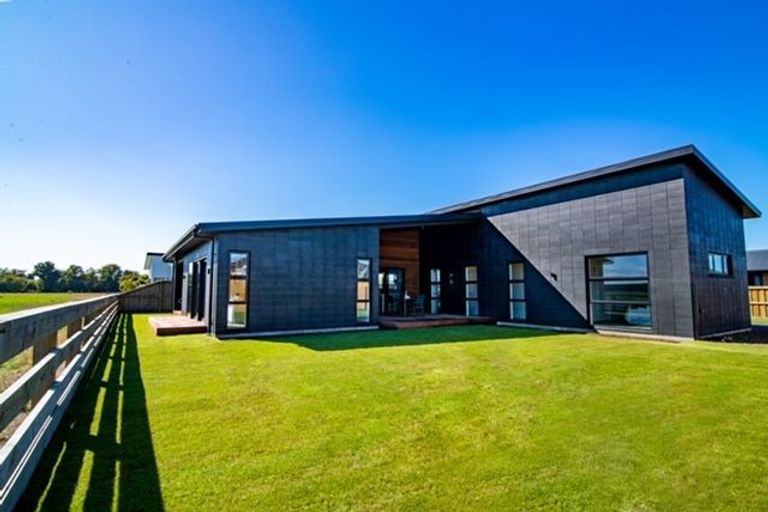 Photo of property in 7 Grey View Grove, Rangiora, 7400