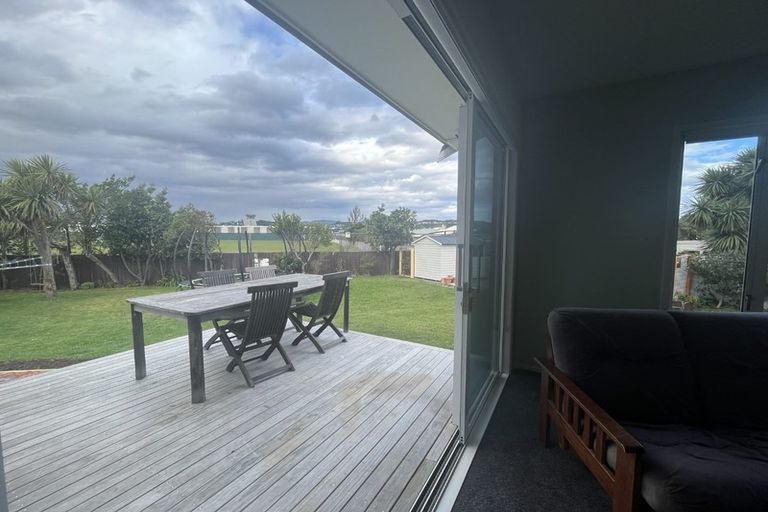 Photo of property in 42 Puru Crescent, Lyall Bay, Wellington, 6022