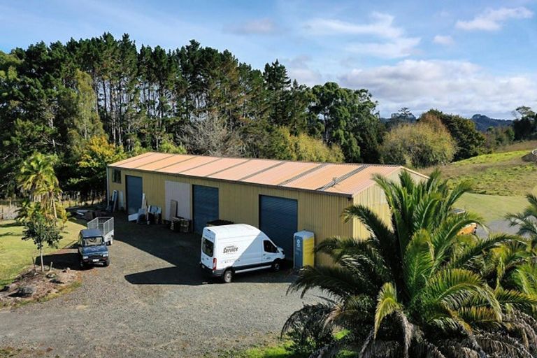 Photo of property in 157 Puke Road, Kumeu, 0891