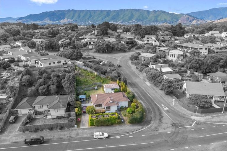 Photo of property in 28 Weggery Drive, Waikanae Beach, Waikanae, 5036