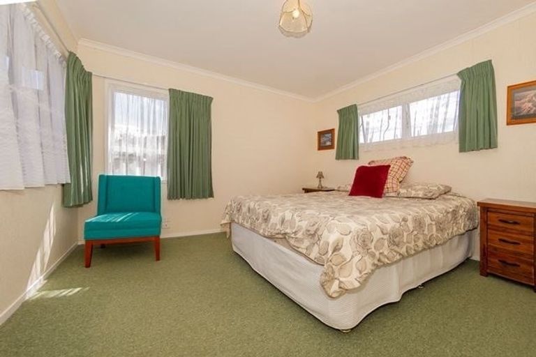 Photo of property in 18 Cholmondeley Crescent, Whitianga, 3510