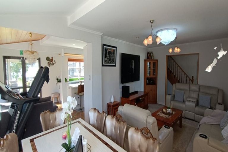 Photo of property in 58 Carnoustie Drive, Wattle Downs, Auckland, 2103