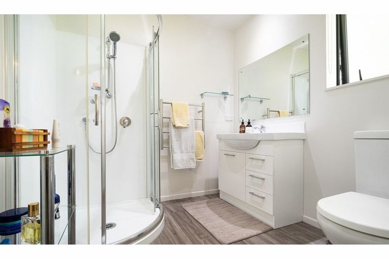 Photo of property in 35d Mcclintock Road, Massey, Auckland, 0614