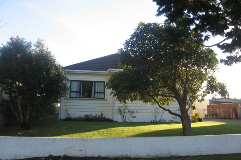 Photo of property in 11 Lockett Street, Waterloo, Lower Hutt, 5011