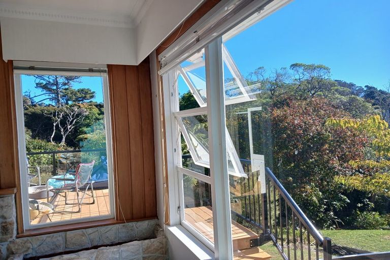 Photo of property in 10 Toenga Road, Pukerua Bay, 5026