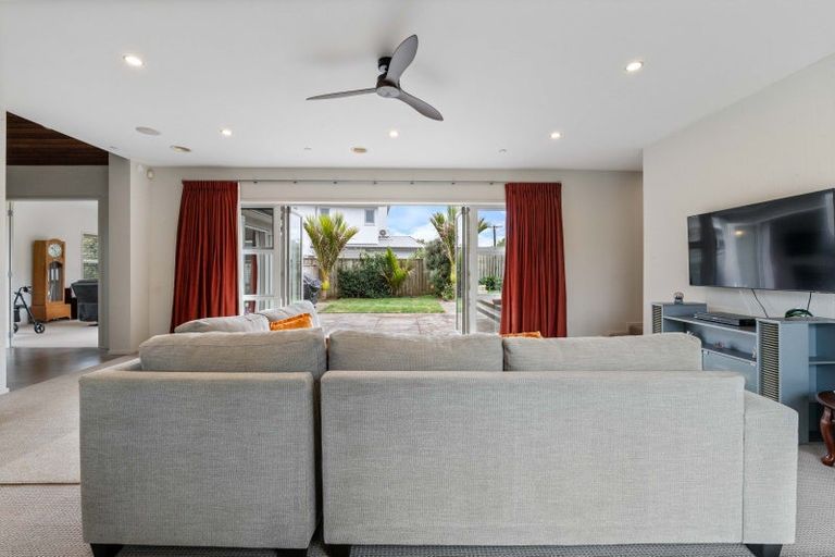 Photo of property in 4 Links Drive, Waiwhakaiho, New Plymouth, 4312